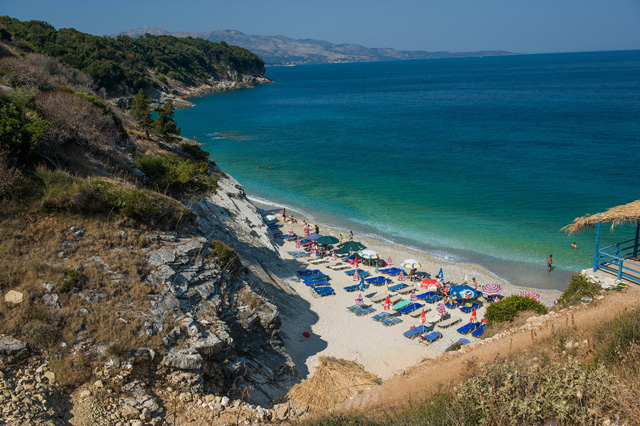 Plaża między Ksamil a Sarandą